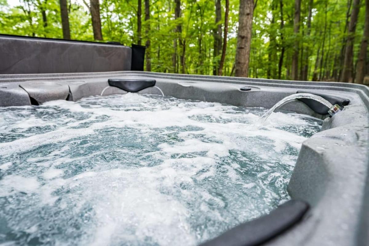 Huge Cabin W Hot Tub, Deck, Grill, Fire Pit, Wifi Берклі-Спрінгз Екстер'єр фото