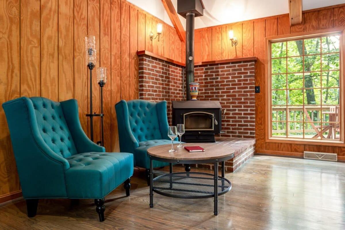 Huge Cabin W Hot Tub, Deck, Grill, Fire Pit, Wifi Берклі-Спрінгз Екстер'єр фото