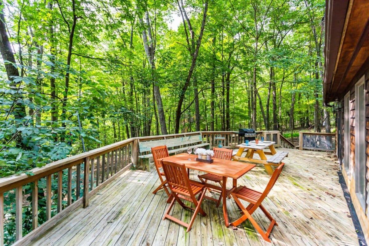 Huge Cabin W Hot Tub, Deck, Grill, Fire Pit, Wifi Берклі-Спрінгз Екстер'єр фото