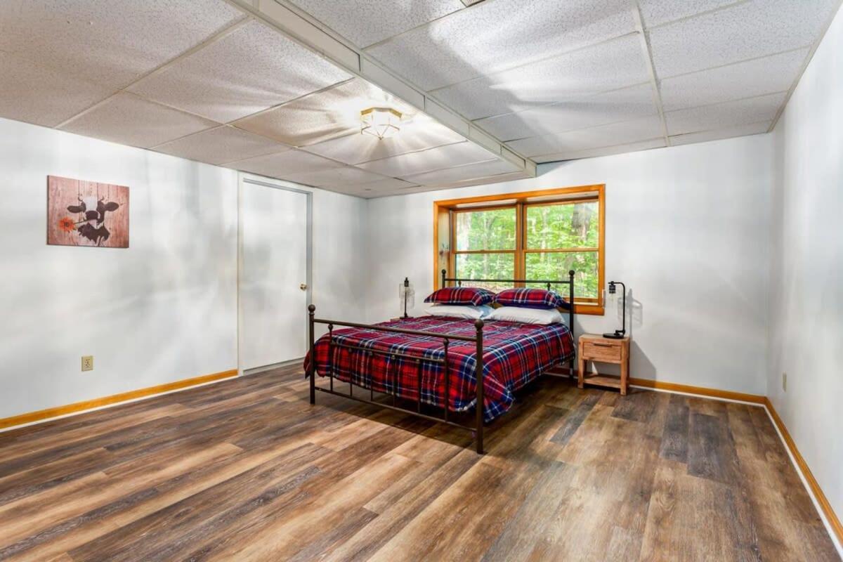 Huge Cabin W Hot Tub, Deck, Grill, Fire Pit, Wifi Берклі-Спрінгз Екстер'єр фото