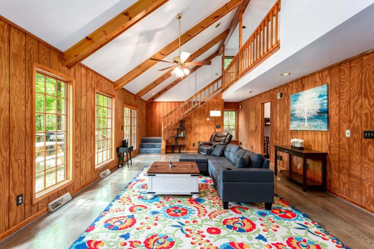 Huge Cabin W Hot Tub, Deck, Grill, Fire Pit, Wifi Берклі-Спрінгз Екстер'єр фото