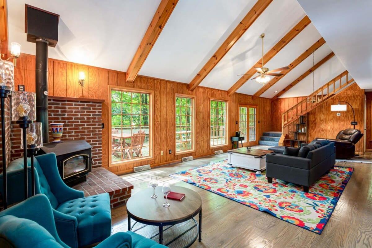 Huge Cabin W Hot Tub, Deck, Grill, Fire Pit, Wifi Берклі-Спрінгз Екстер'єр фото