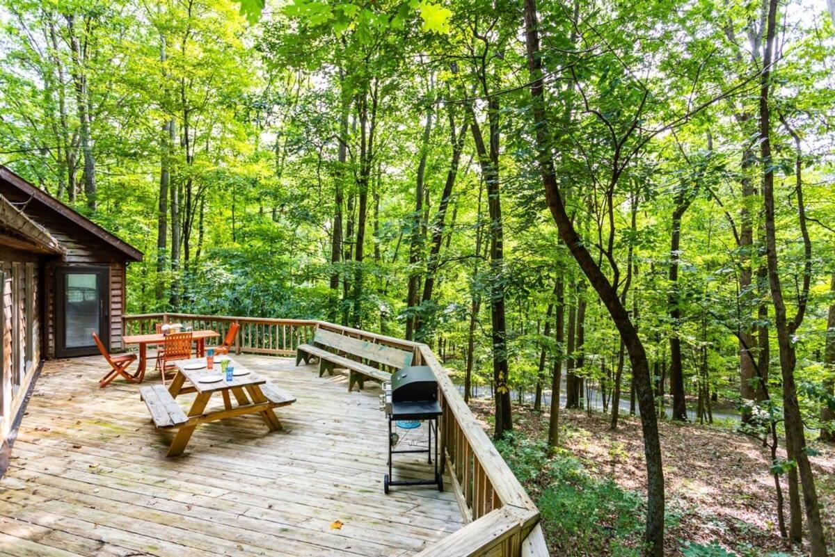 Huge Cabin W Hot Tub, Deck, Grill, Fire Pit, Wifi Берклі-Спрінгз Екстер'єр фото